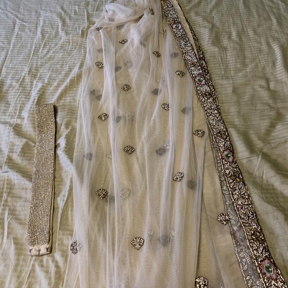 Indian/Pakistani Custom made wedding gown/lengha - Picture 7 of 7